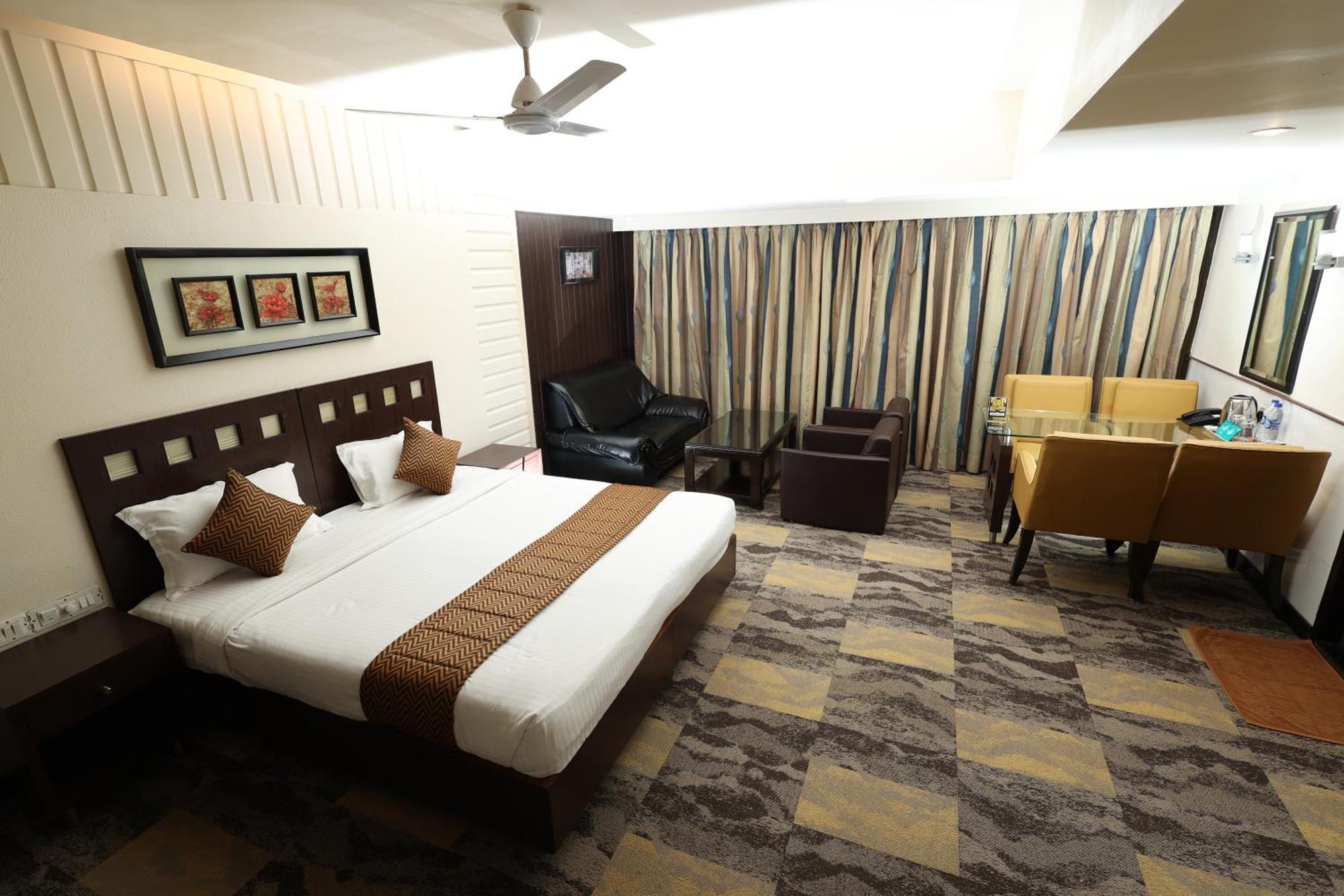 Quaint Suites Hotel & Banquet Мумбаи Экстерьер фото