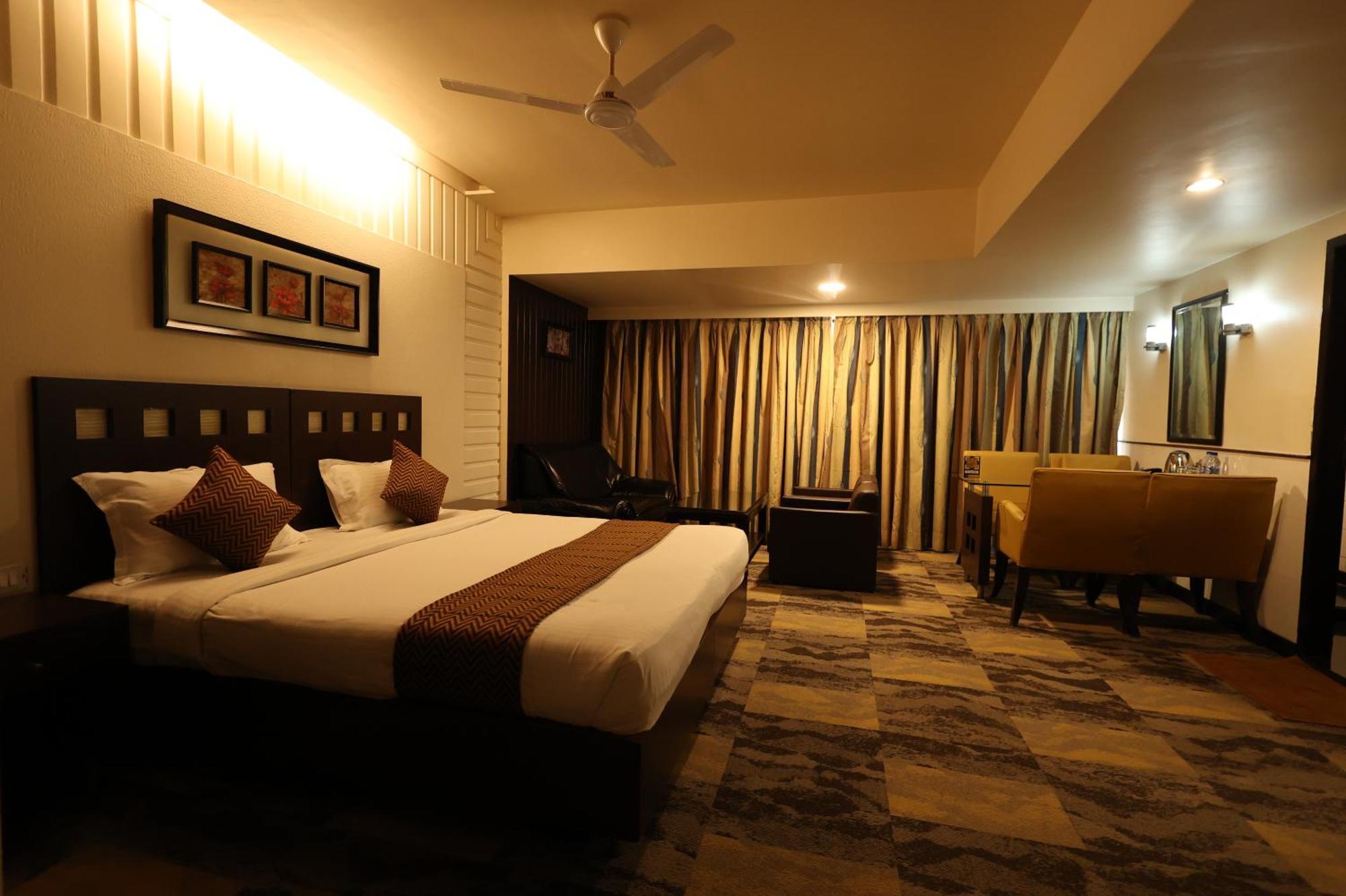 Quaint Suites Hotel & Banquet Мумбаи Экстерьер фото