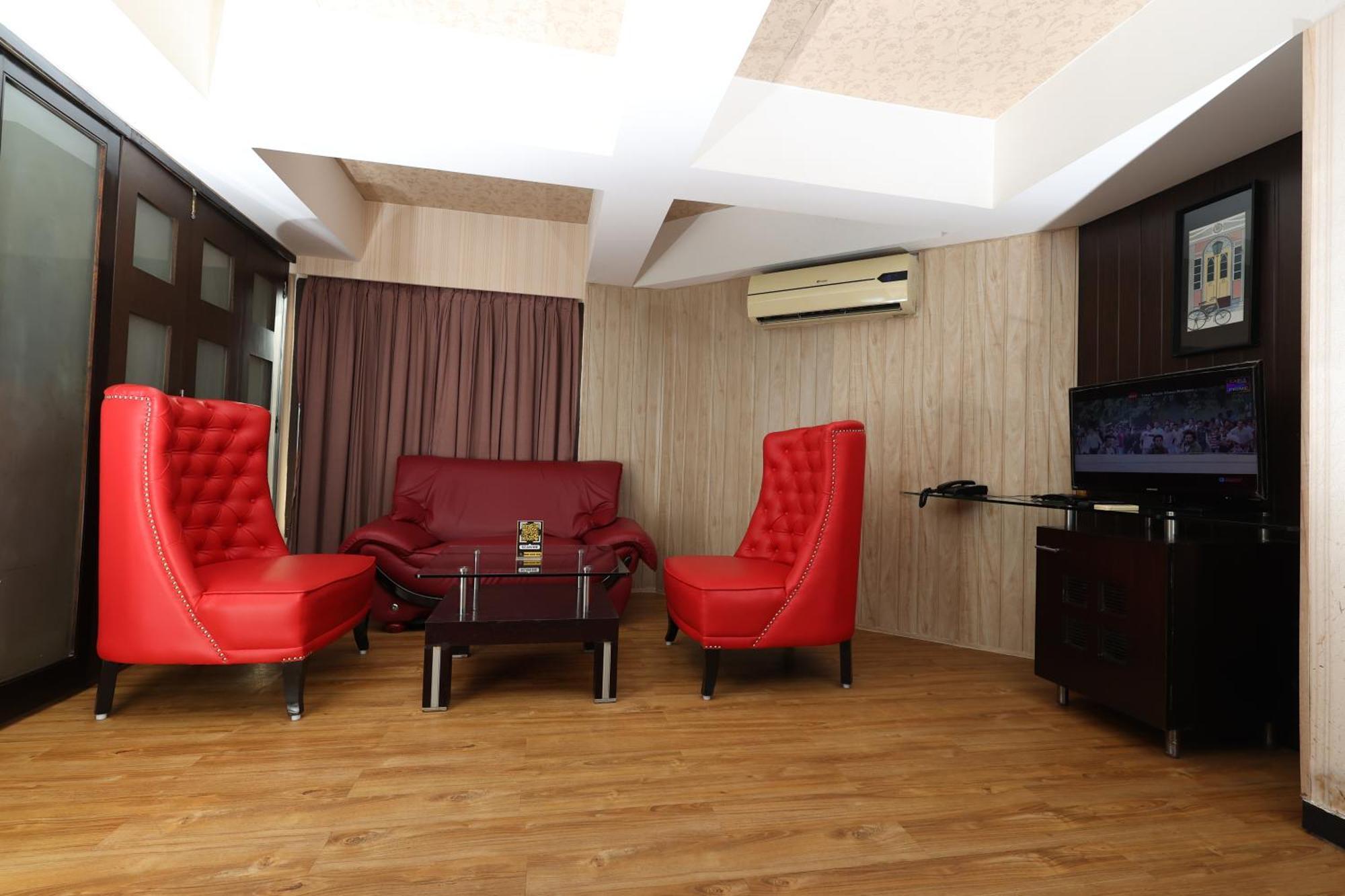 Quaint Suites Hotel & Banquet Мумбаи Экстерьер фото