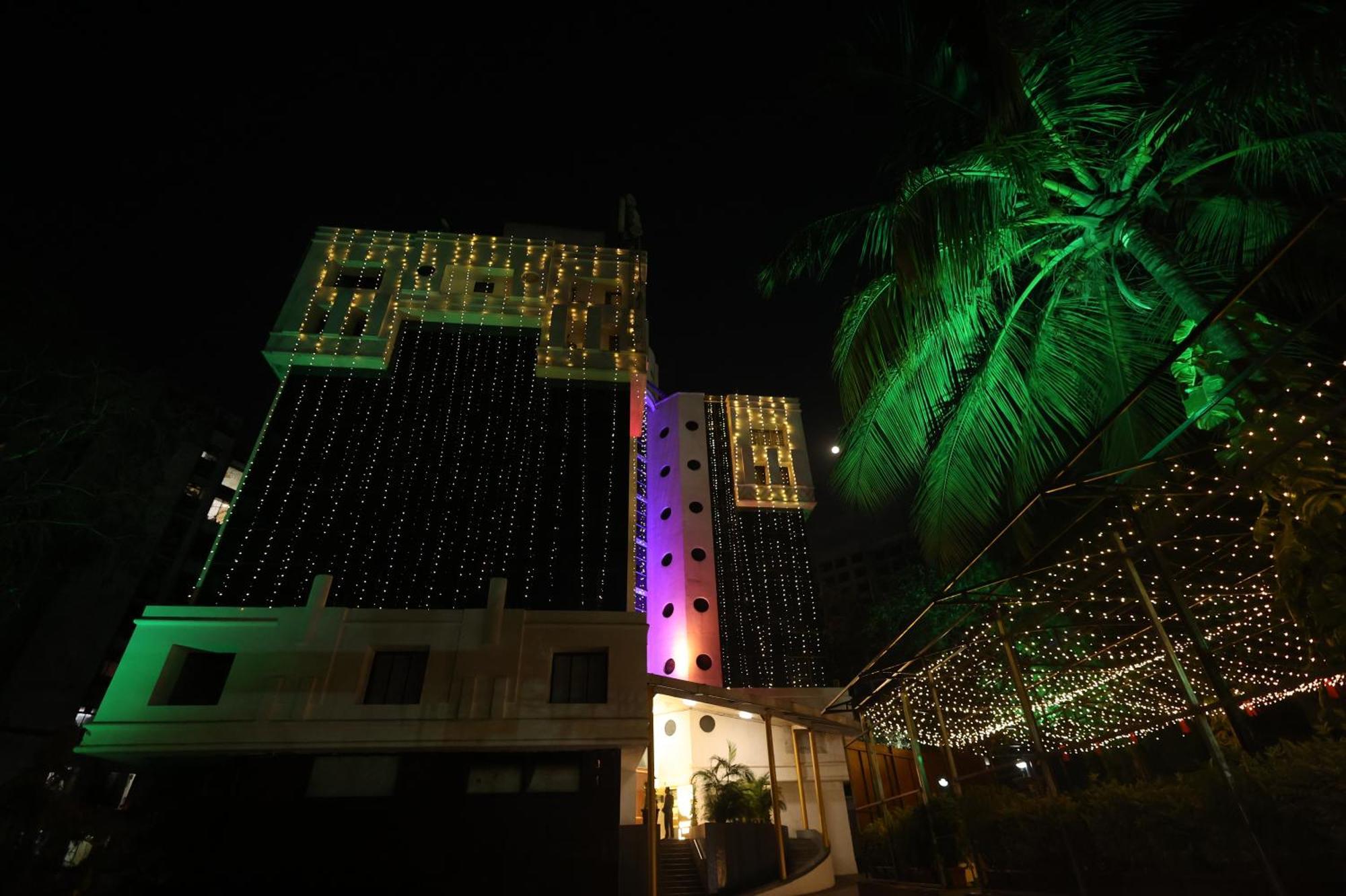 Quaint Suites Hotel & Banquet Мумбаи Экстерьер фото
